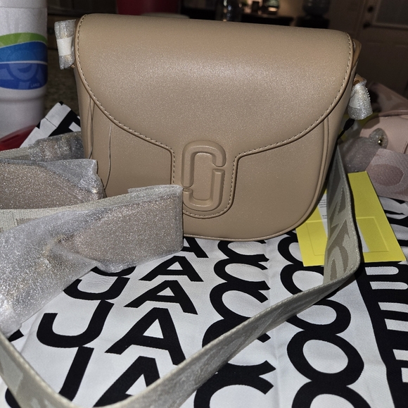 Marc Jacobs Cream Crossbody Bag - Picture 2 of 5